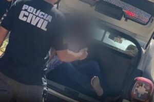 Polícia prende filho por ameaçar a mãe para ela retirar medidas protetivas contra ele em Jaraguá