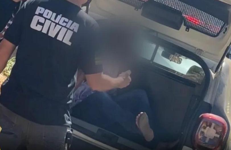 Polícia prende filho por ameaçar a mãe para ela retirar medidas protetivas contra ele em Jaraguá