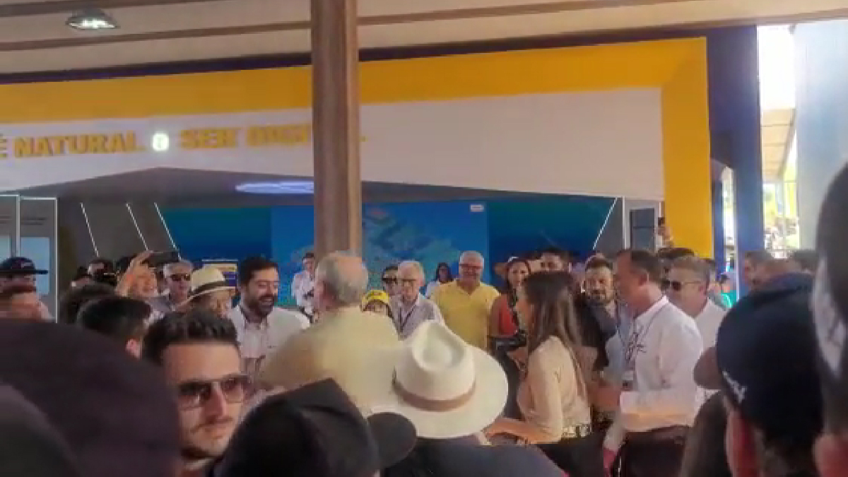 Ciro é hostilizado e agride apoiador de Bolsonaro em feira agro; veja vídeo