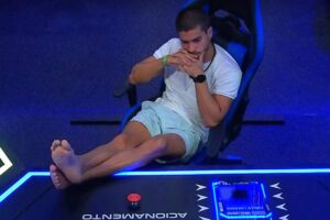 Brother foi escolhido pelo público para ficar 36 horas no Quarto Secreto. BBB 22: Web diz que Paredão falso com Arthur Aguiar 'flopou'