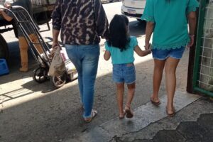 Foto registrada pela mãe no dia do sumiço da avó com as netas. (Foto: Arquivo Pessoal)