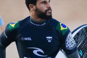 Italo Ferreira surfista