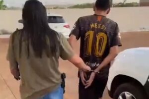 Mulher sofre ferimentos após ser arrastada pelo namorado no chão de casa em Itumbiara