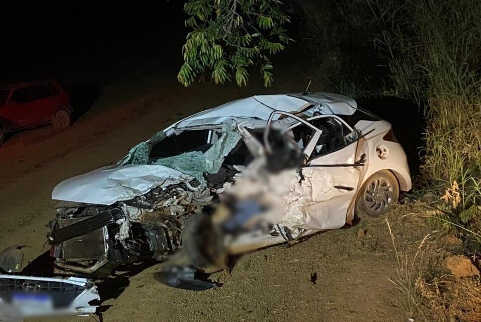 Ultrapassagem provoca acidente e deixa um morto e dois feridos na GO-474, em Abadiânia (GO) (Foto: Polícia Rodoviária Estadual)