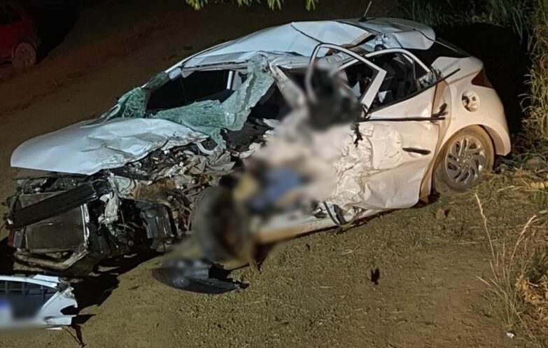 Ultrapassagem provoca acidente e deixa um morto e dois feridos na GO-474, em Abadiânia (GO) (Foto: Polícia Rodoviária Estadual)