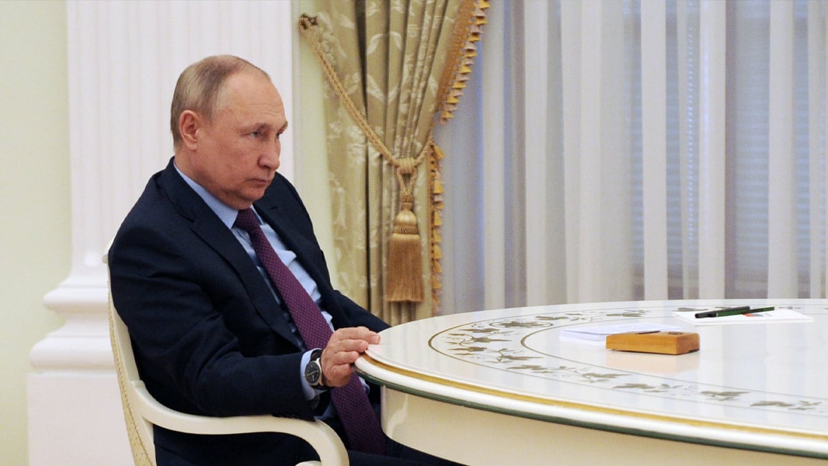 'Mesa gigante' de Putin volta à cena em reunião com chefe da ONU