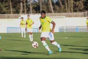 Endrick terminou o Torneio de Montaigu como o melhor jogador da competição