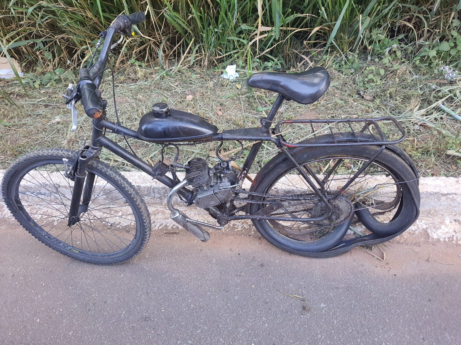 Ciclista fica ferido após ser atingido por motociclista embriagado na Perimetral Norte, em Goiânia