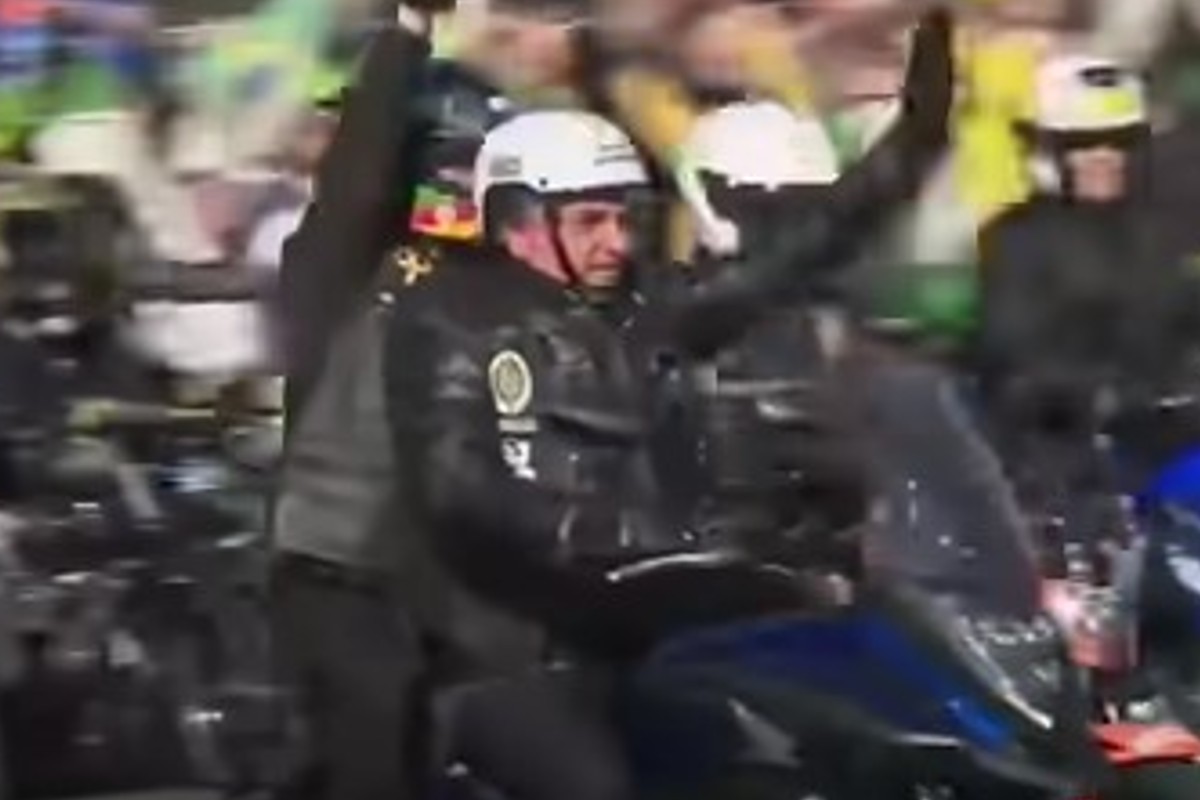 Em dia de festa em Salvador, Bolsonaro faz evento 'paralelo', evita Lula, e critica governadores do PT