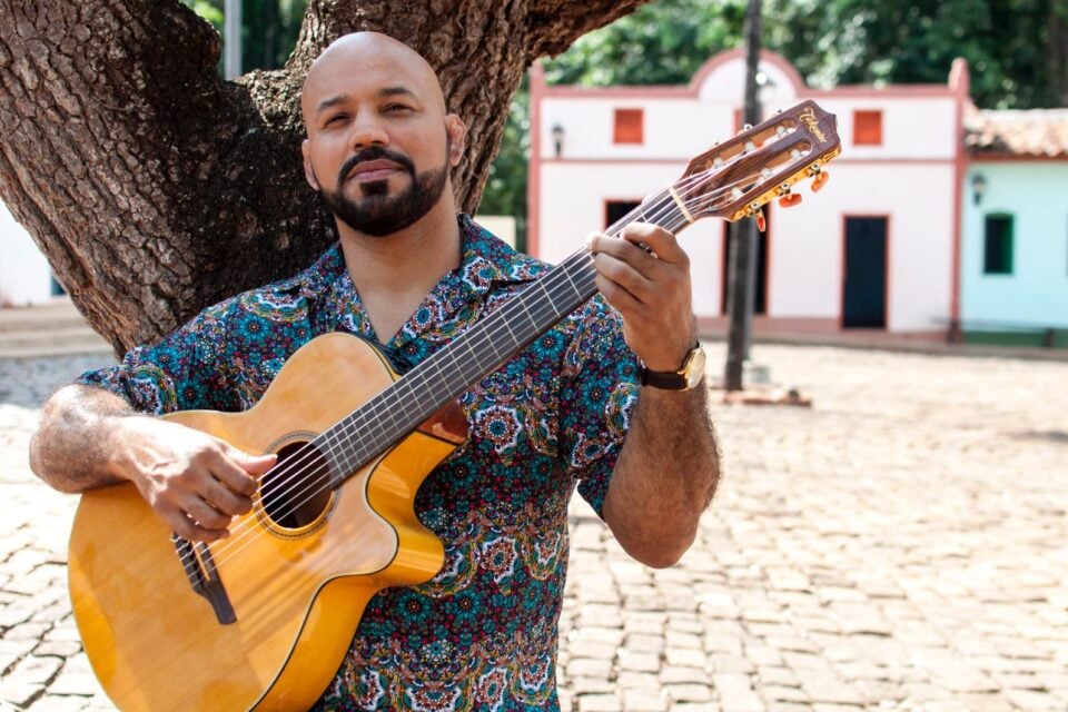 Fernando Boi comanda encontro de sambistas em Goiânia