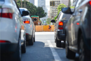 A Prefeitura de Goiânia informou que, a partir desta terça-feira (19), haverá alteração no trânsito da Praça Cívica devida uma interdição do encaixe do coreto com a praça. O bloqueio ficará no trecho do cruzamento da Avenida Goiás com a Rua 82, na capital.
