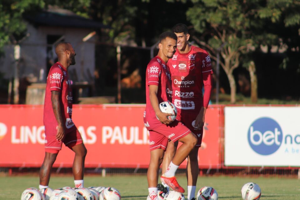 Pablo Roberto em treinamento no Vila Nova