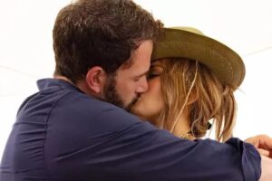 Ben Affleck e Jennifer Lopez estão noivos pela segunda vez