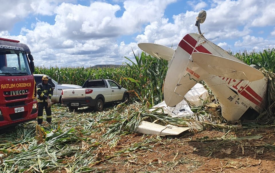 Homem de 55 anos morre após queda de avião perto da GO-346, em Cabeceiras (Foto: Bombeiros)