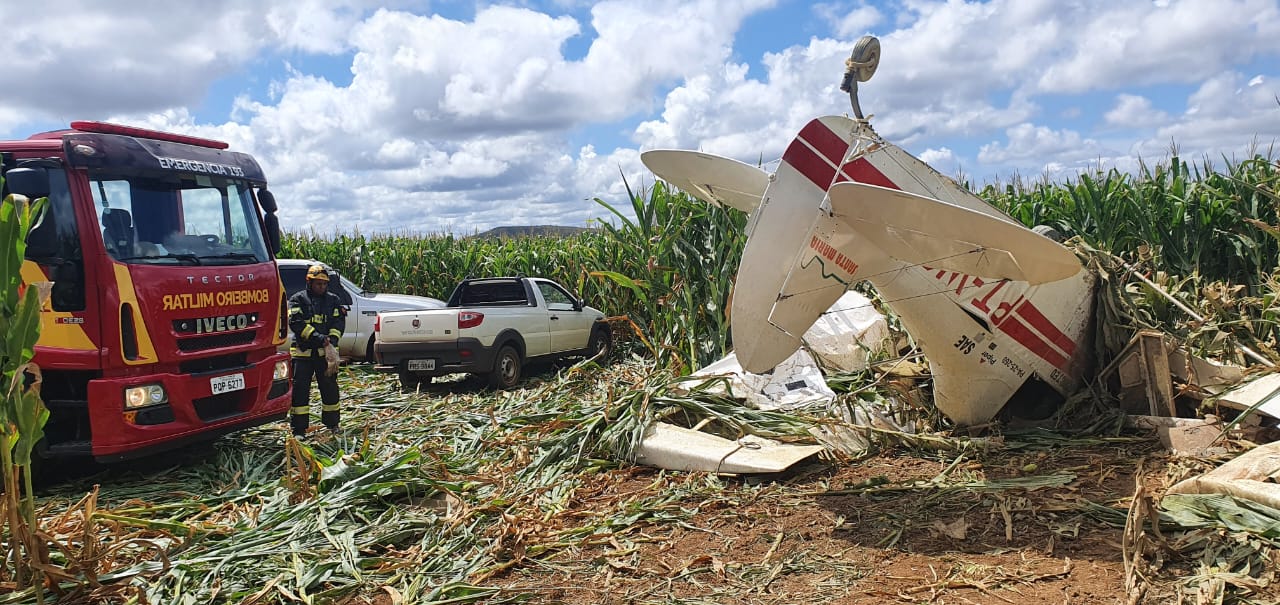 Homem de 55 anos morre após queda de avião perto da GO-346, em Cabeceiras (Foto: Bombeiros)