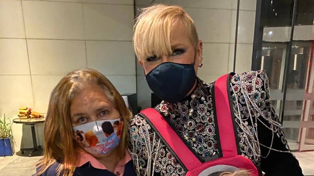 Vídeo mostra apresentadora e fã discutindo. Após ataques, Xuxa esclarece que não negou foto com bolsonarista