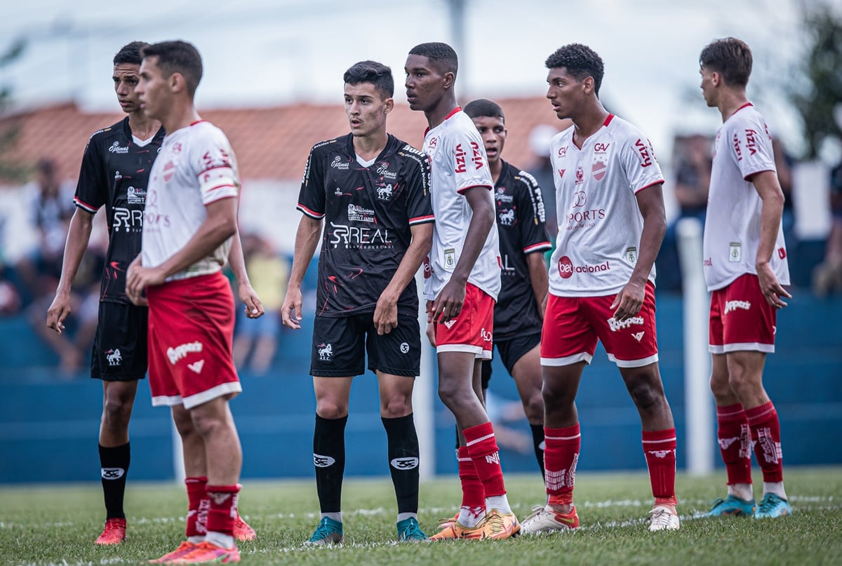 Jogo entre Aragoiânia e Vila Nova no Goiano Sub-17. Foto: Heber Gomes - Mais Goiás