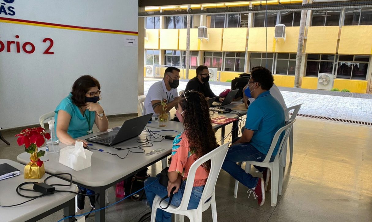 Feira oferece três mil vagas de emprego em Goiânia