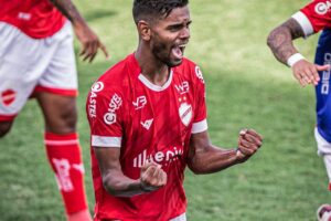 Volante Eder Monteiro no Vila Nova