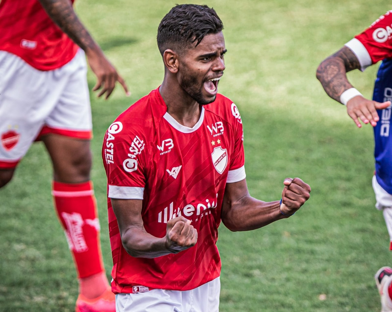 Volante Eder Monteiro no Vila Nova