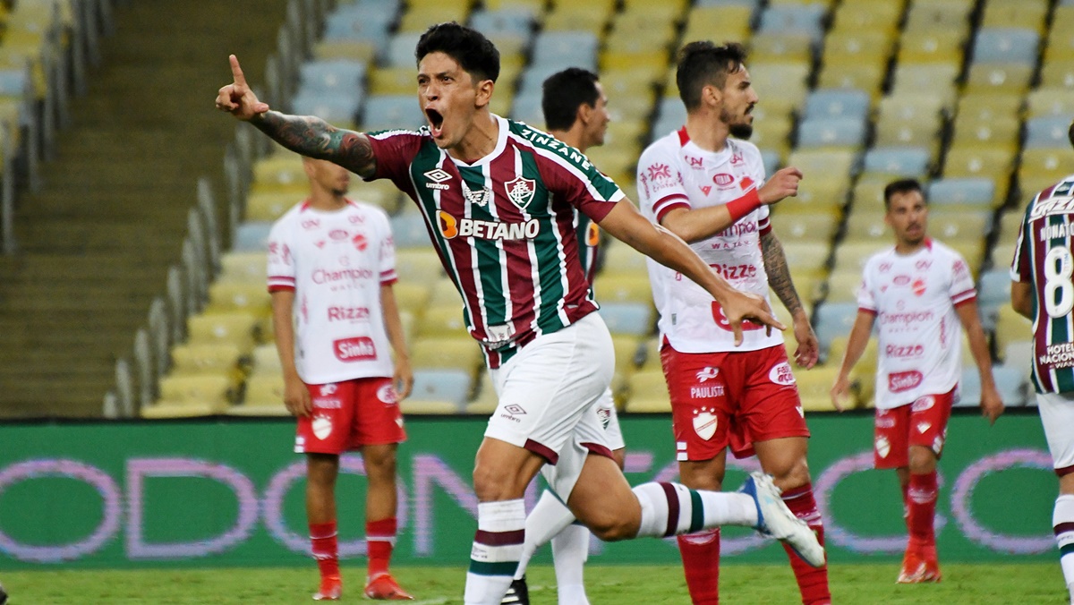 Cano comemora o segundo gol do Fluminense contra o Vila Nova