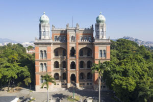 Síndromes respiratórias graves recuam entre crianças e adolescentes