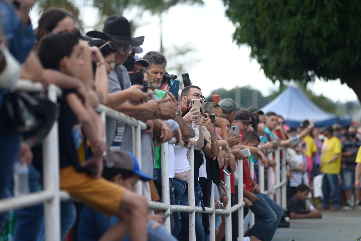 Encenação da última ceia de Jesus com discípulos emociona fiéis na GO-060 (Foto: Jucimar de Sousa - Mais Goiás)