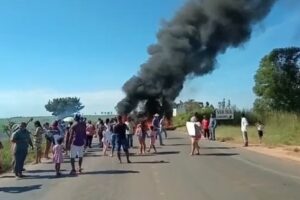 Manifestação de moradores do setor Daiana em Anápolis