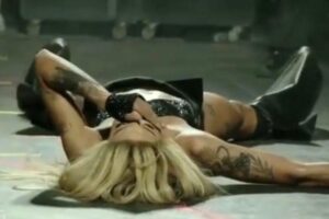 Pabllo Vittar vai às lágrimas após show emocionante no Coachella