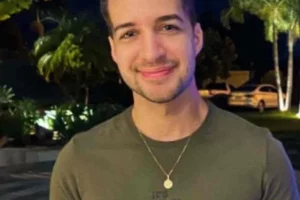 Jornalista da Globo que foi esfaqueado recebe homenagem do namorado nas redes sociais (Foto: redes sociais)