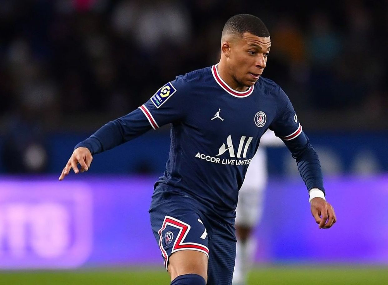 Mbappé atuando pelo PSG