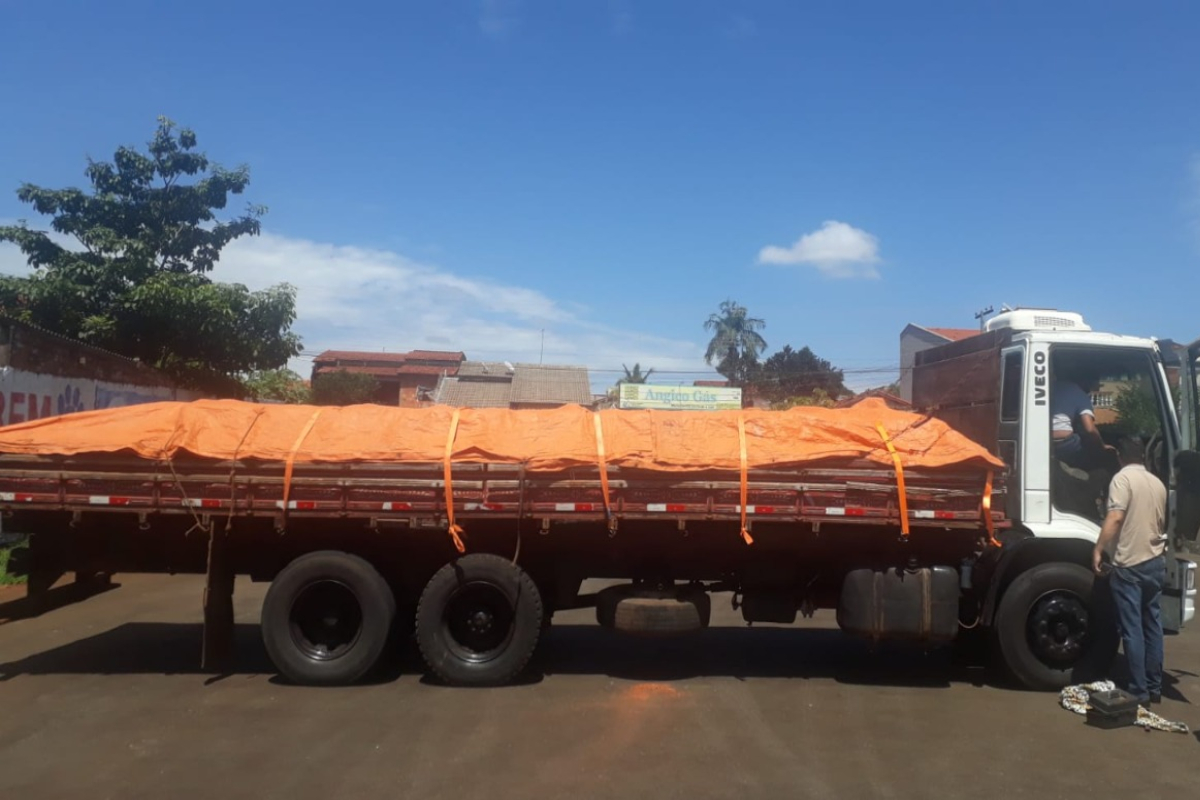 Caminhão usado para transportar agrotóxicos falsificados 