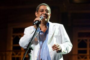 Zeca Pagodinho relembra pedido inusitado de fã: 'Pediu foto com defunto' Cantor também revelou quanto ganha em sua aposentaria pelo INSS