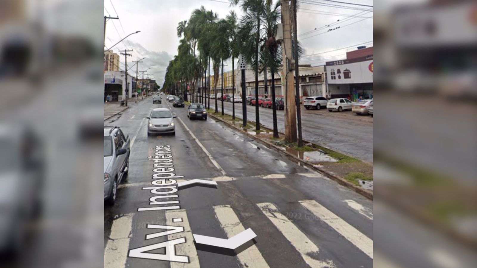 Colisão entre carro e moto deixa um ferido na Avenida Independência, em Goiânia