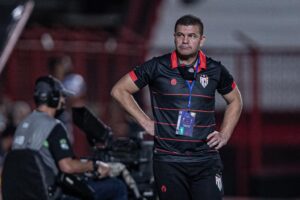 Umberto Louzer na partida contra a LDU