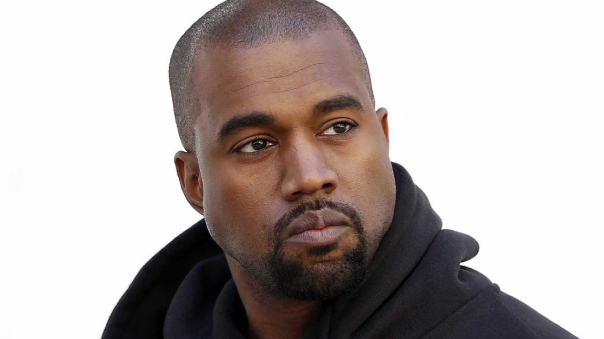 Recentemente o rapper elogiou Adolf Hitler Twitter suspende conta de Kanye West novamente por violação de regras