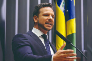 Deputado federal é vítima de assalto nas ruas em Brasília