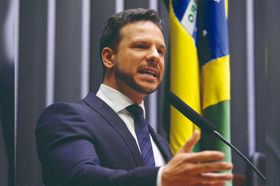 Deputado federal é vítima de assalto nas ruas em Brasília