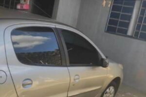 Carro roubado em Anápolis
