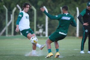 Nicolas deverá ser titular no Goiás diante do Atlético-MG