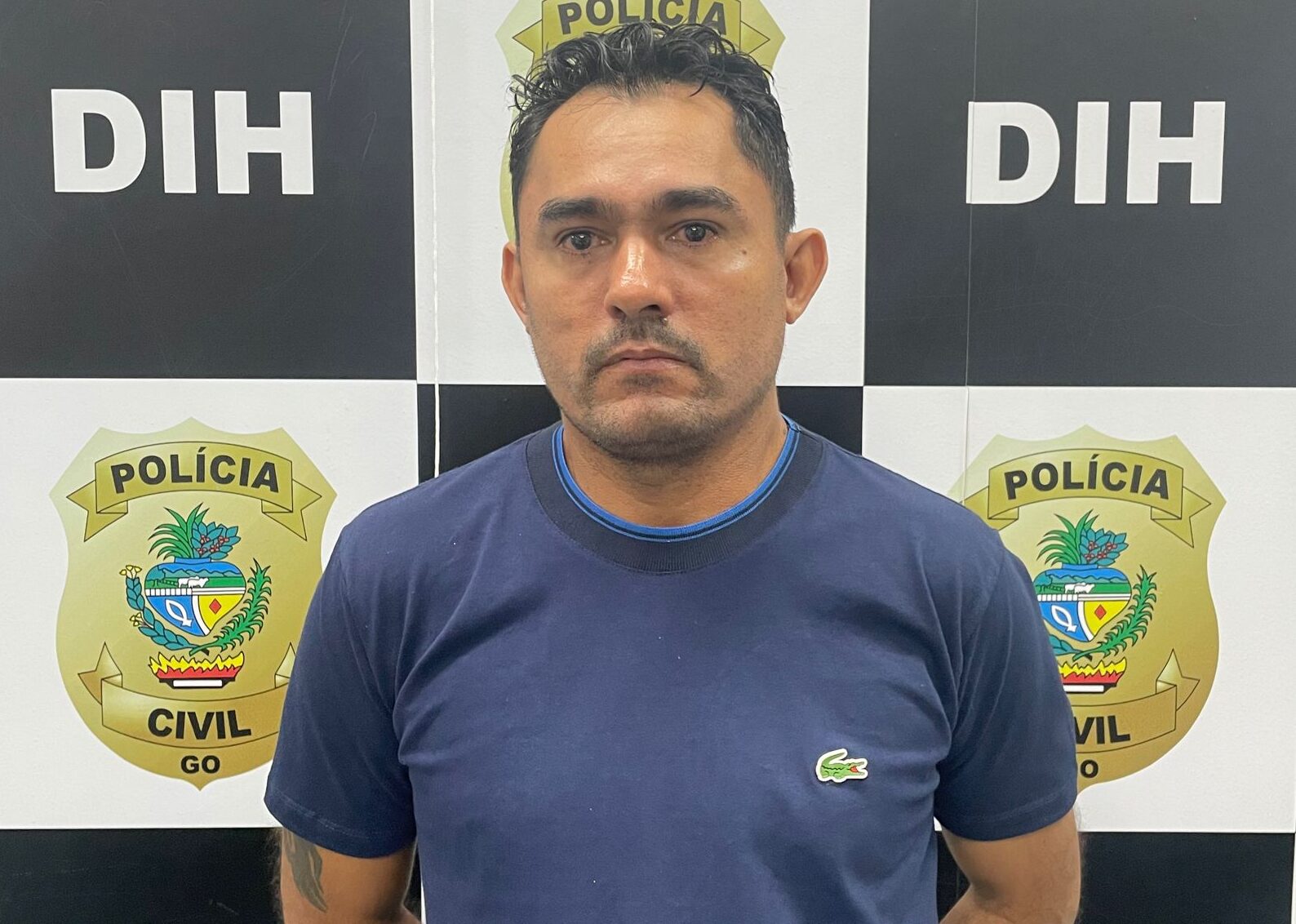 Jogo de baralho termina em morte após briga por suposta dívida de R$ 2,50 - suspeito está preso