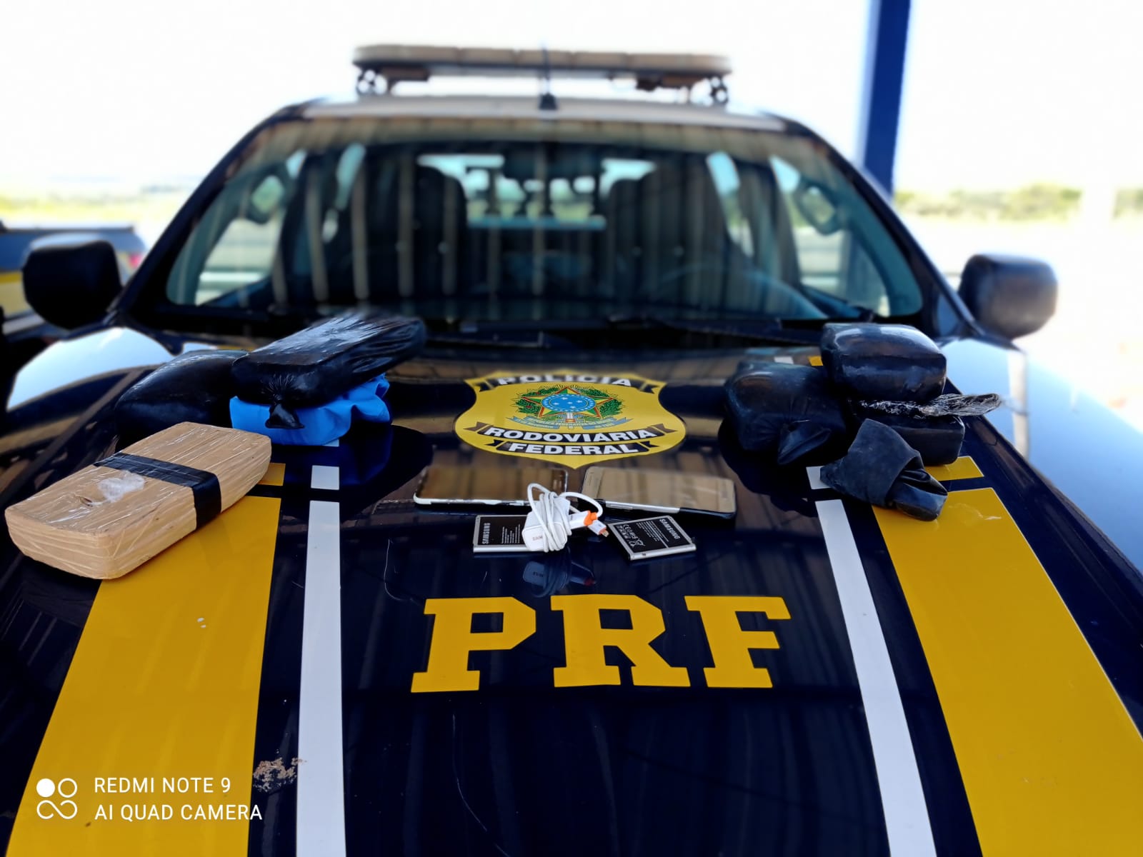 PRF apreende pasta base de cocaína. (Foto: Reprodução PRF)PRF apreende pasta base de cocaína. (Foto: Reprodução PRF)