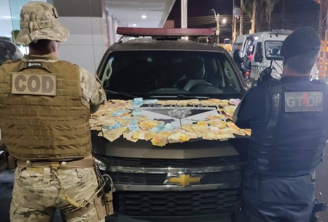 Oito pessoas são presas por fraudar aplicativo de abastecimento de combustíveis, em Águas Lindas (GO)