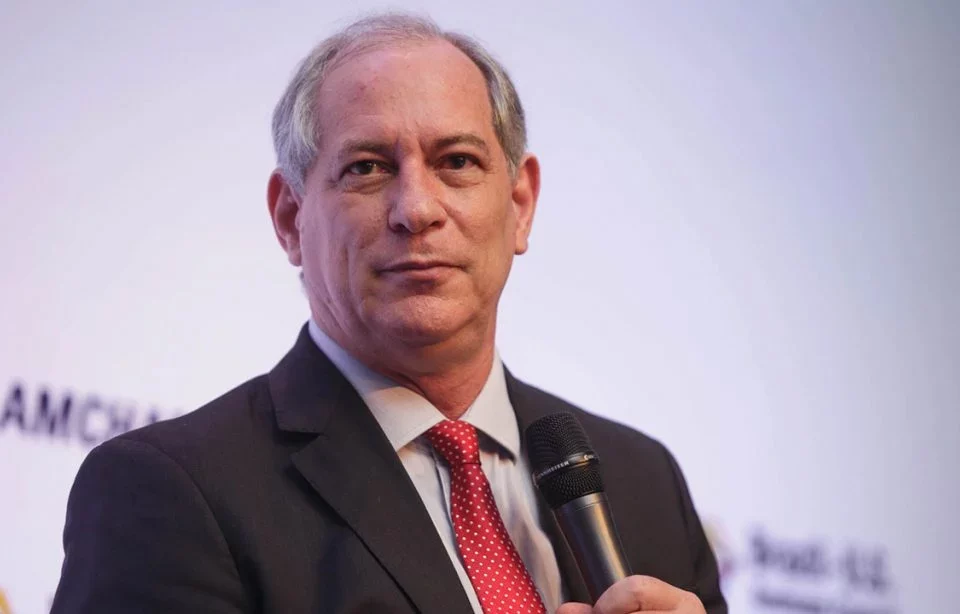 Ciro foi o único presidenciável a se solidarizar com a perda de Caiado