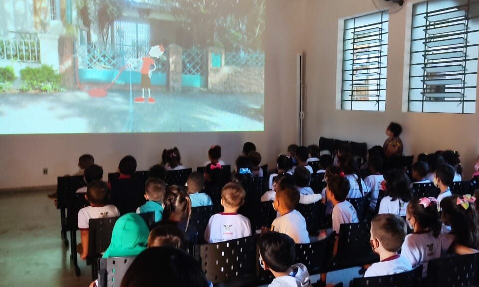 Cine Goiás Itinerante atende alunos e comunidade do município de Mineiros