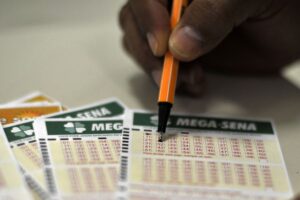 Ninguém acerta seis números e Mega vai a R$ 42 milhões; veja os números