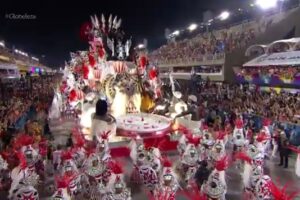 Primeiro dia de desfiles no Rio tem homenagem a Paulo Gustavo e celebração à cultura negra (Foto: Reprodução)
