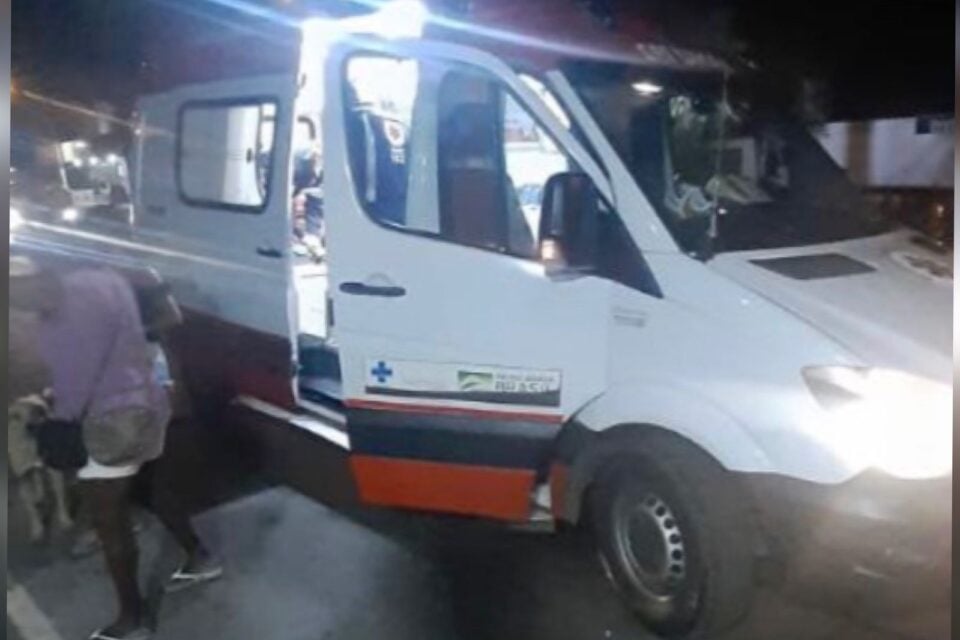 Vítima de 37 anos foi internada no Hospital de Urgências (Foto: Reprodução)