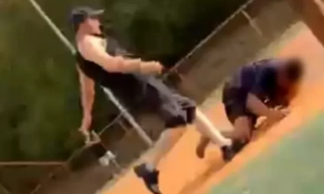 Adolescente foi agredido em quadra do DF após assovios para a mãe Foto: Reprodução