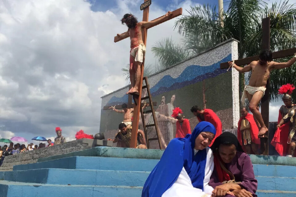 A semana santa de Trindade de 2022 terá o retorno da encenação da paixão e morte de Cristo, na rodovia GO-060. A celebração ocorrerá no dia 15, quando a comunidade católica celebra a Sexta-Feira da Paixão. A Caminhada é o único espetáculo do mundo sobre a vida, a paixão e a morte de Jesus que é encenado ao longo de uma rodovia. Ao todo, são mais de 300 atores.